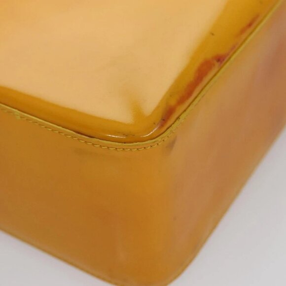 CHANEL Tote Bag Enamel Yellow CC - Picture 7 of 15